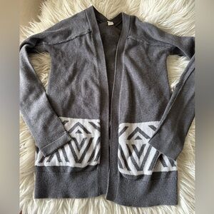Ivivva Lululemon‎ gray white cotton cardigan sweater girls size 10